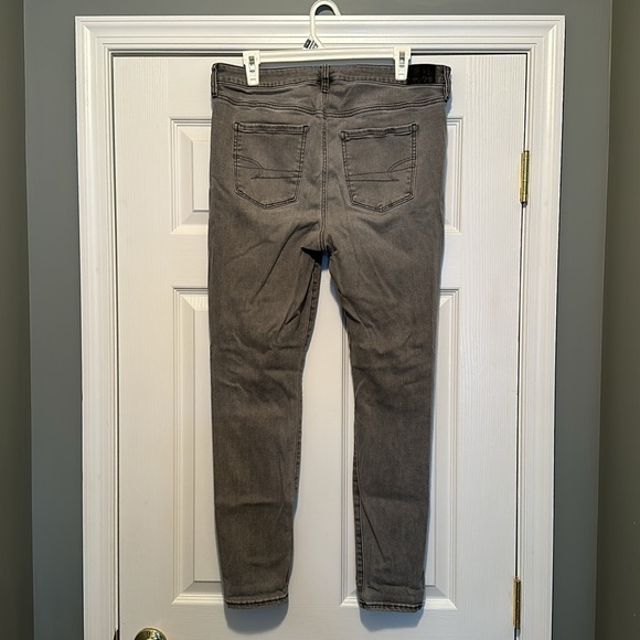 American Eagle Gray** High Rise Jegging - Picture 2 of 5